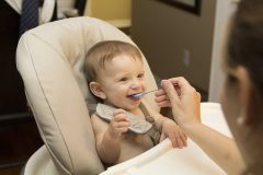 dentista babyinhighchair 240x160 1