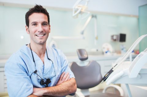 dentista smilingyoungdentist 480x319 1